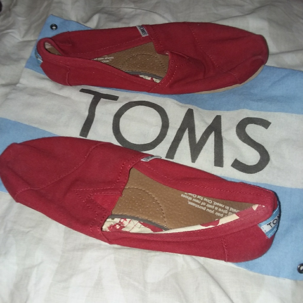 Red moccasins comes with bag worn on two occasions